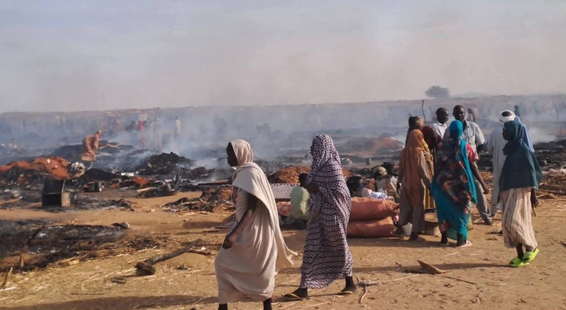 ناشطين يطالبون بفتح تحقيق لتحديد أسباب الحرائق المتكررة في مخيم بشمال دارفور 