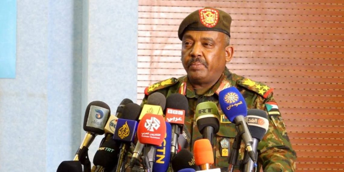 الجيش السوداني يتهم إثيوبيا والإمارات بالضلوع في هجوم مطار الخرطوم ويؤكد احتفاظه بحق الرد