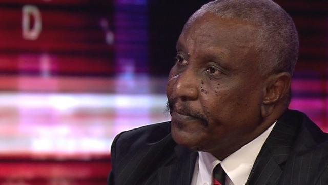 عرمان يدعو لحظر المسيّرات في السودان ويحذر من استهداف أسر القادة العسكريين