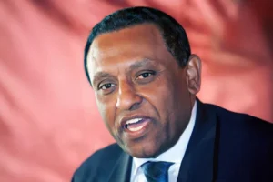 لندن تتنصل رسمياً من زيارة كامل إدريس: لم تكن بدعوة حكومية، ومستقبل السودان يقرره شعبها… 