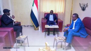 رئيس الوزراء يلتقي وزير المالية ورئيس مجلس العملة الانتقالي